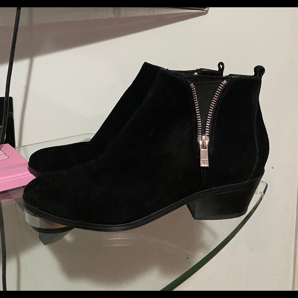 🔴SOLD🔴 Ivanka Trump ankle booties